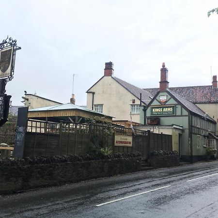 The Kings Arms Bed & Breakfast มิดซอเมอร์นอร์ตัน ภายนอก รูปภาพ