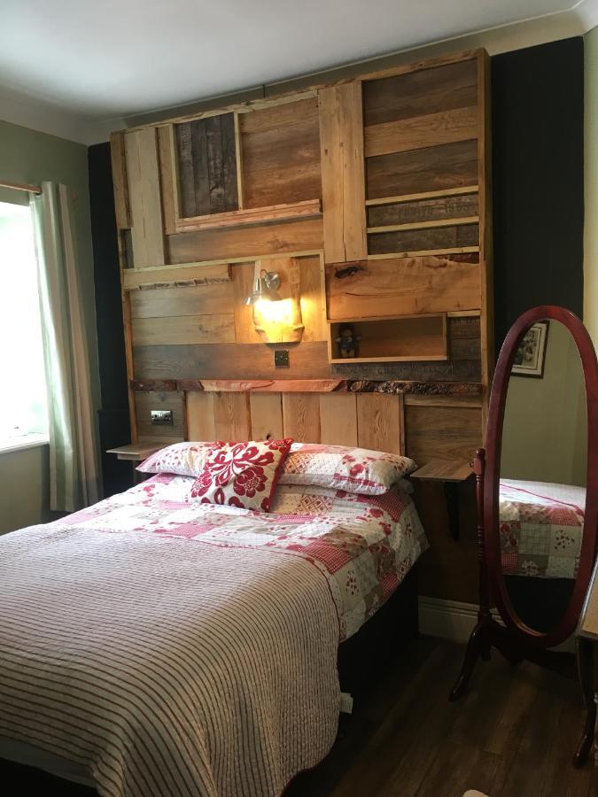 The Kings Arms Bed & Breakfast มิดซอเมอร์นอร์ตัน ภายนอก รูปภาพ