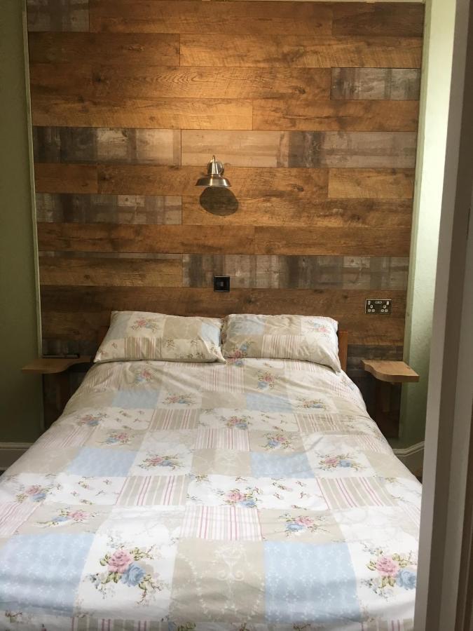 The Kings Arms Bed & Breakfast มิดซอเมอร์นอร์ตัน ภายนอก รูปภาพ
