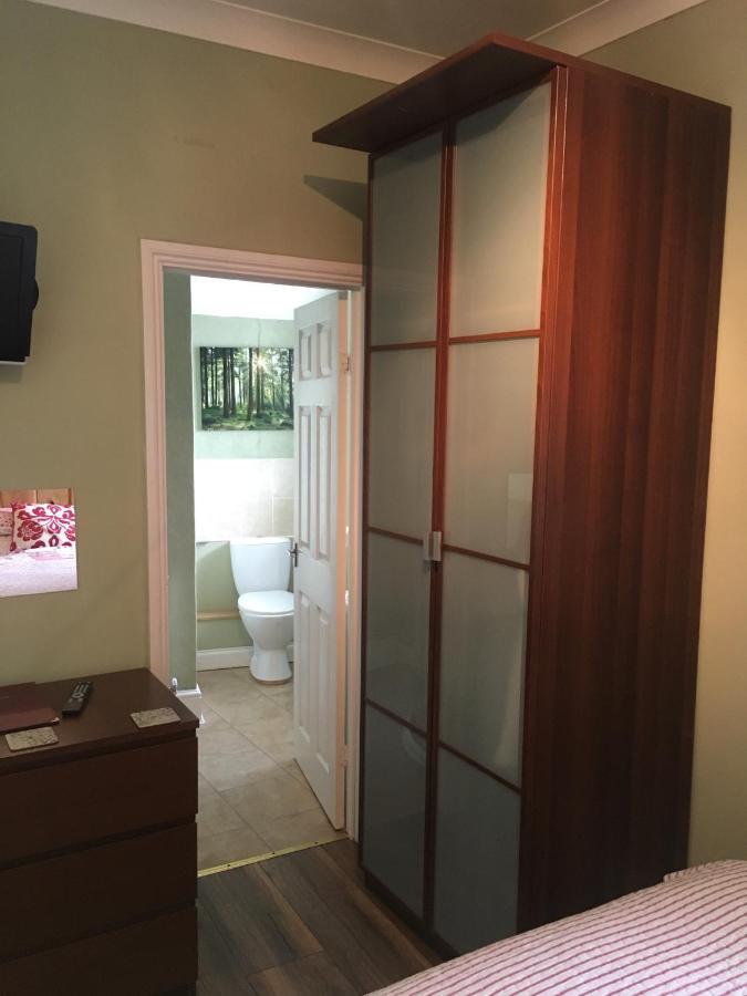The Kings Arms Bed & Breakfast มิดซอเมอร์นอร์ตัน ภายนอก รูปภาพ