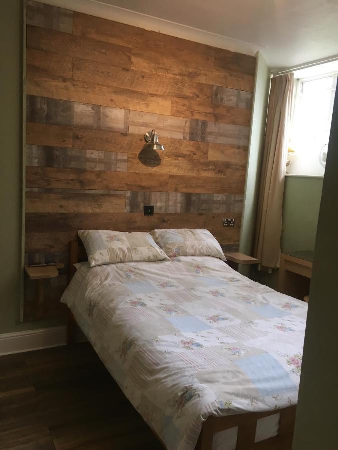 The Kings Arms Bed & Breakfast มิดซอเมอร์นอร์ตัน ภายนอก รูปภาพ